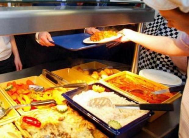 Thurrock Gazette: All primary school pupils in Wales have been promised free school meals within three years