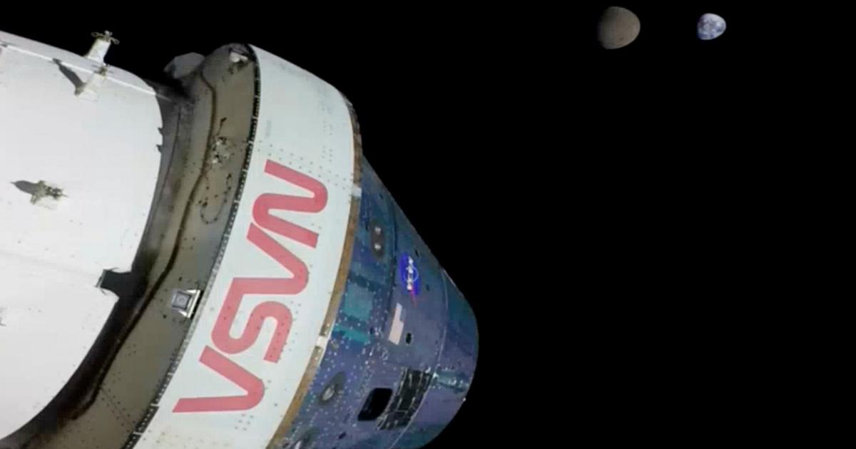 Nasa's Orion capsule splash-lands in 'textbook' return to Earth from the  Moon | Thurrock Gazette